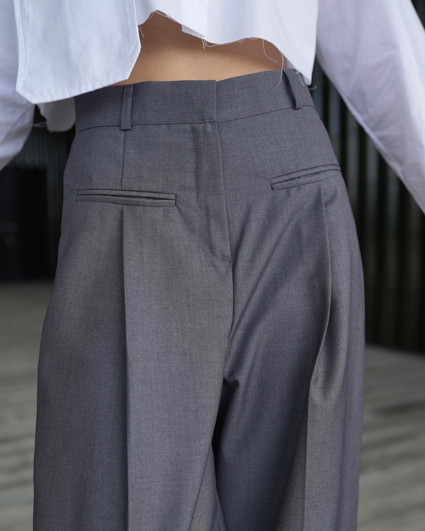 Front fake pocket detail wide-leg suit trousers