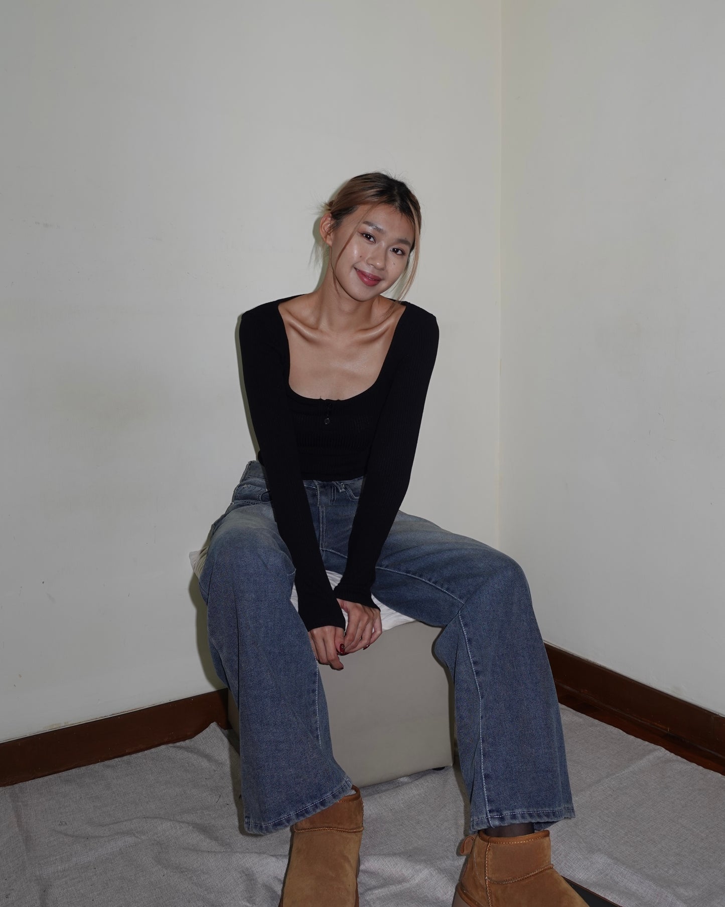 Square neck crop top with button detail