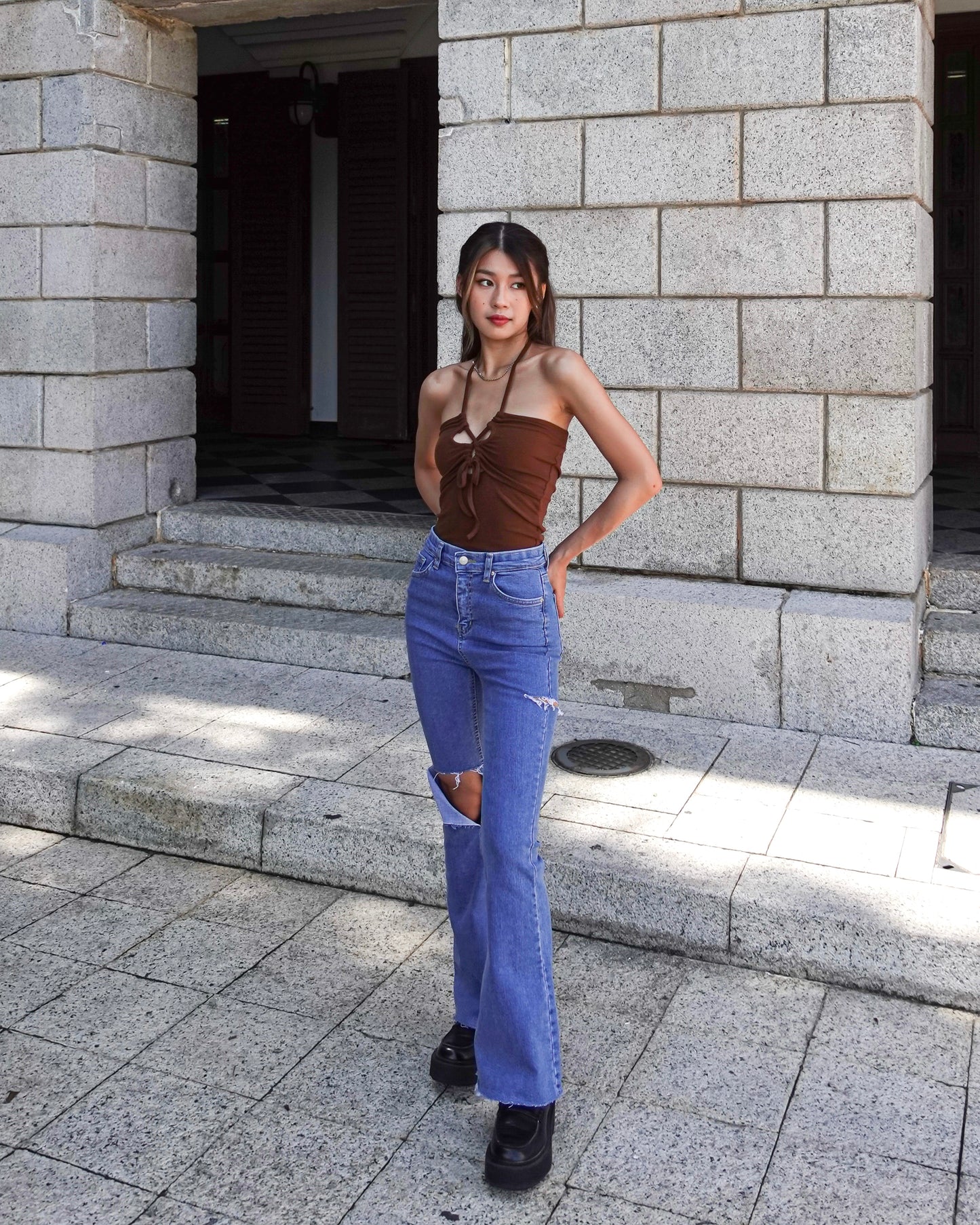 Front tie cut out detail top