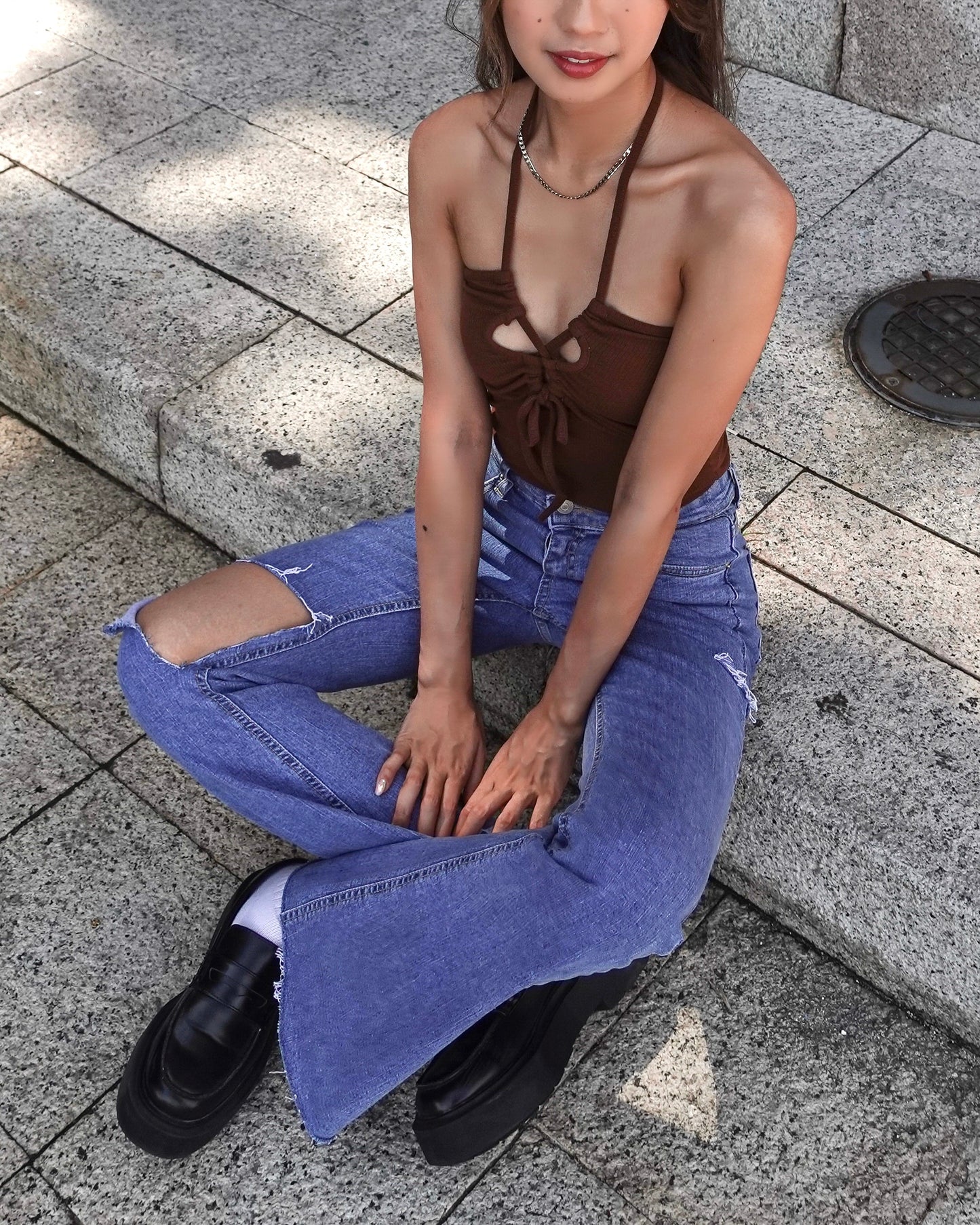 Front tie cut out detail top