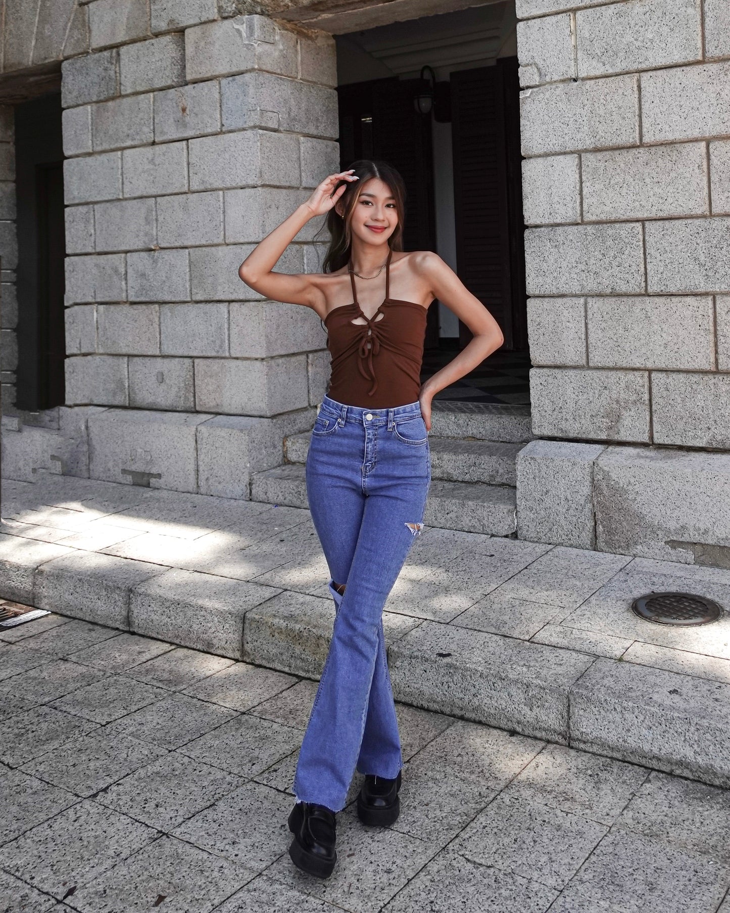 Front tie cut out detail top