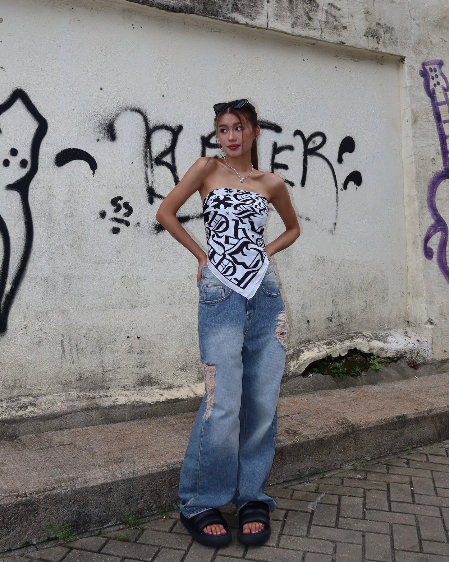 Multiway text print square scarf