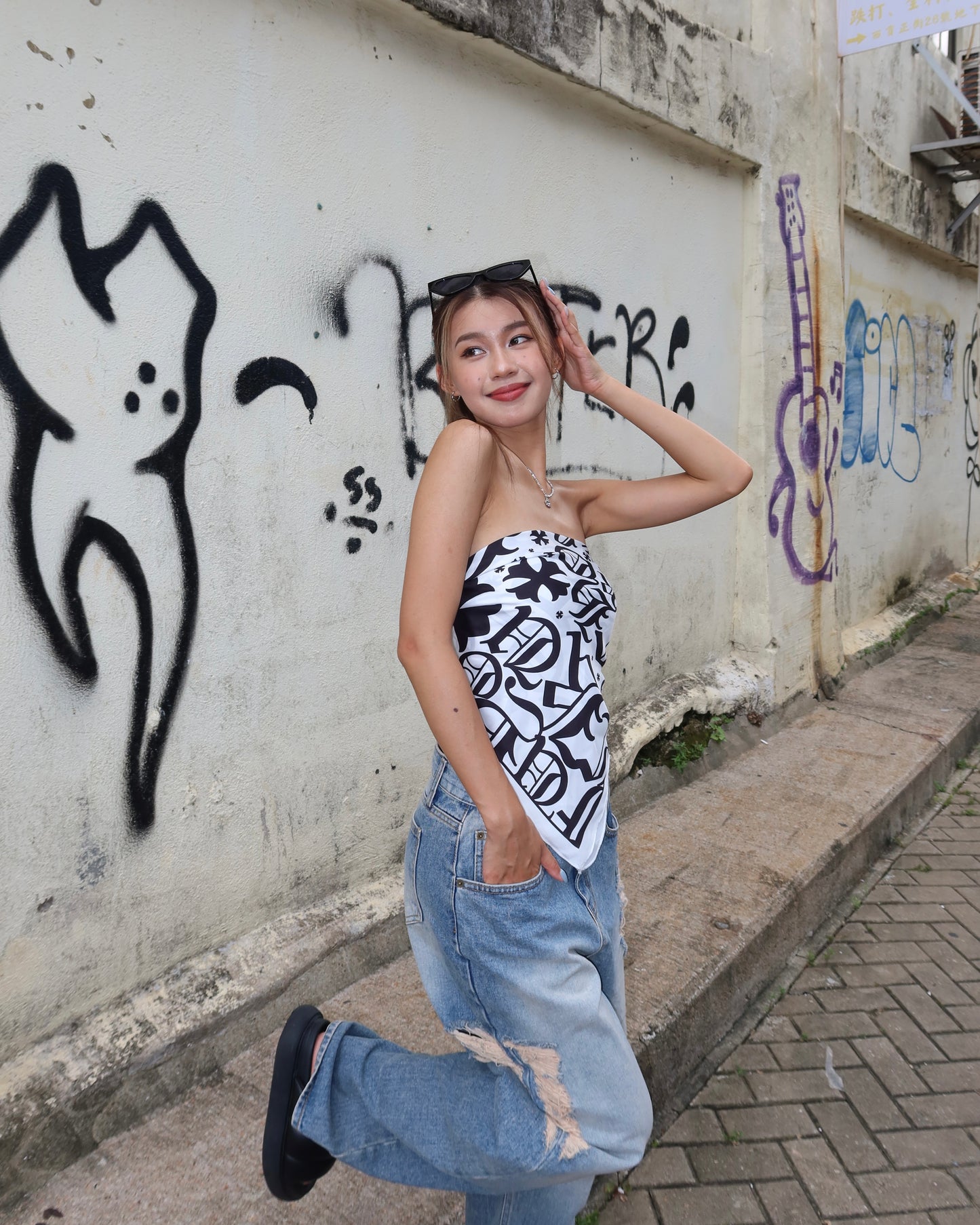 Multiway text print square scarf