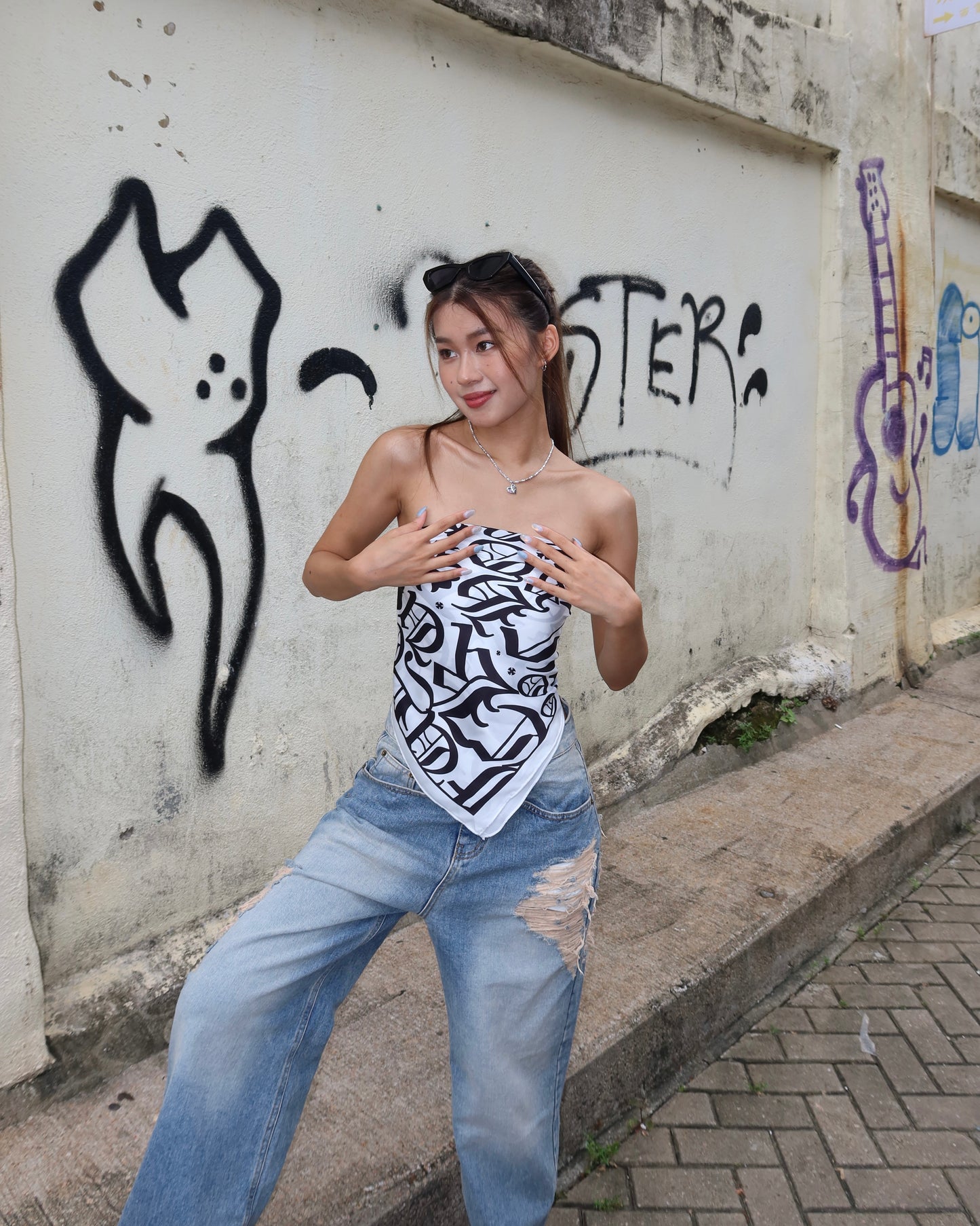 Multiway text print square scarf