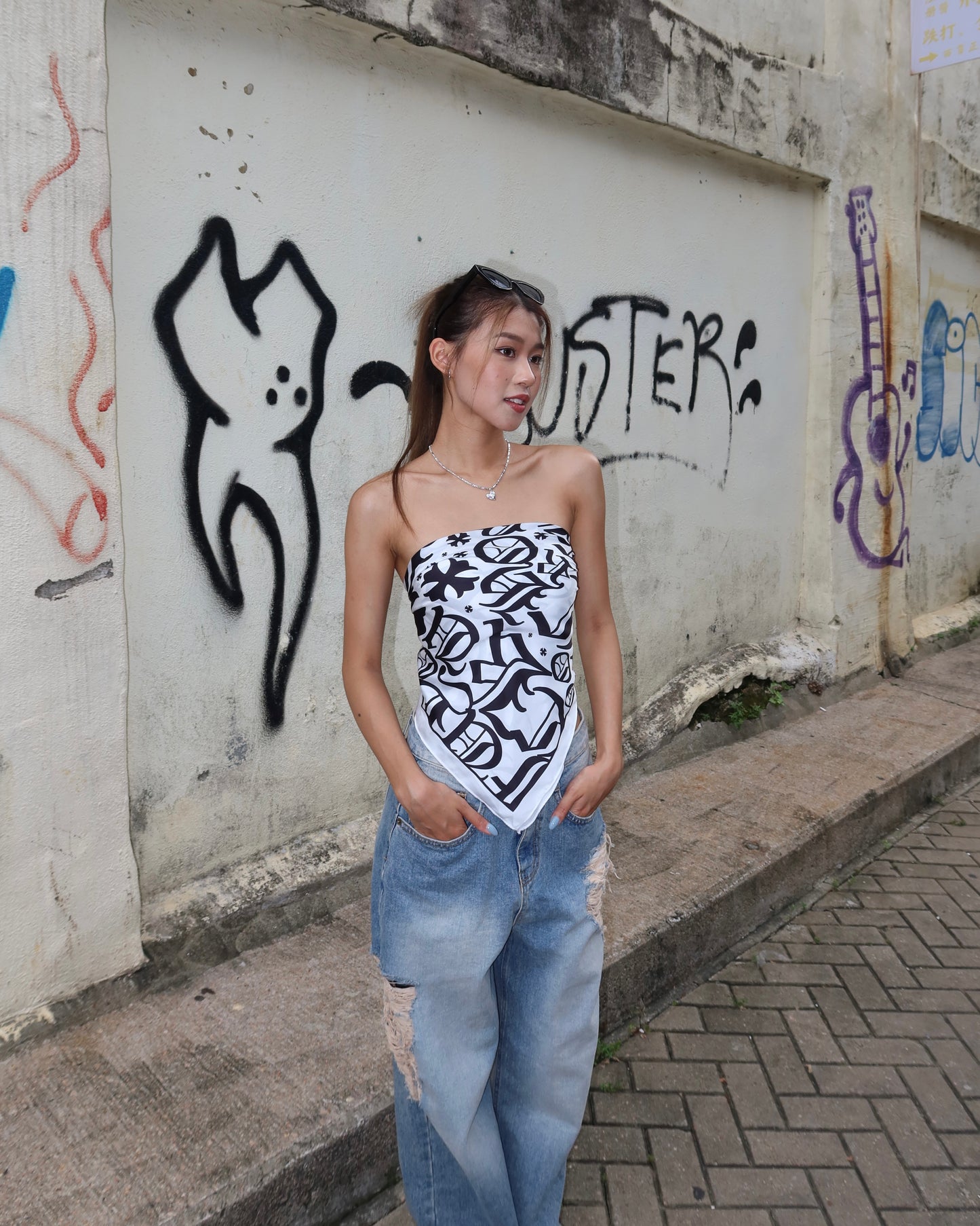 Multiway text print square scarf