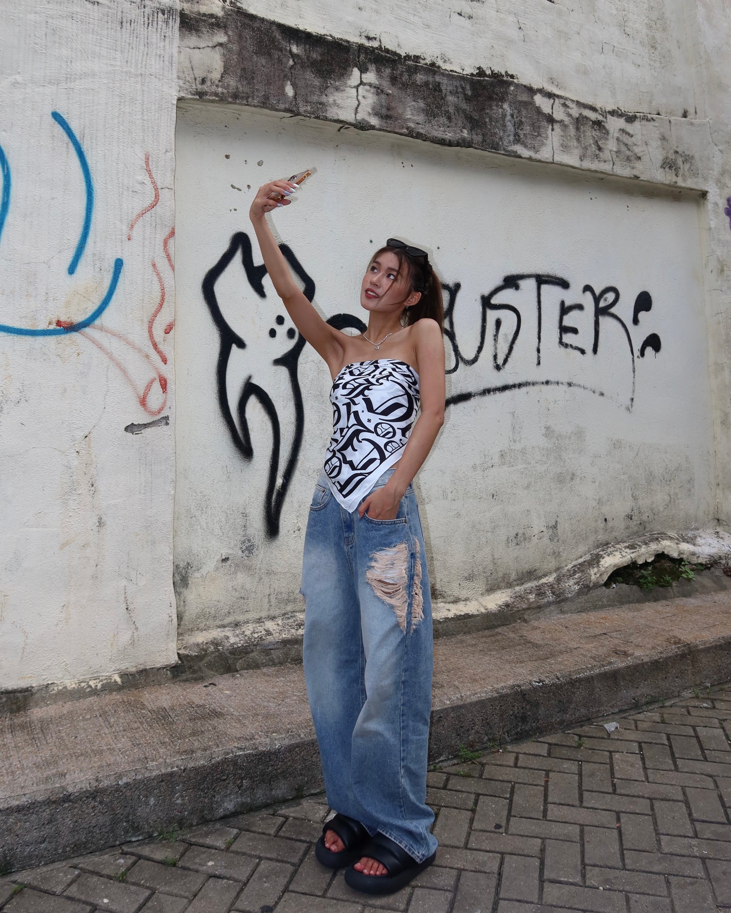 Multiway text print square scarf