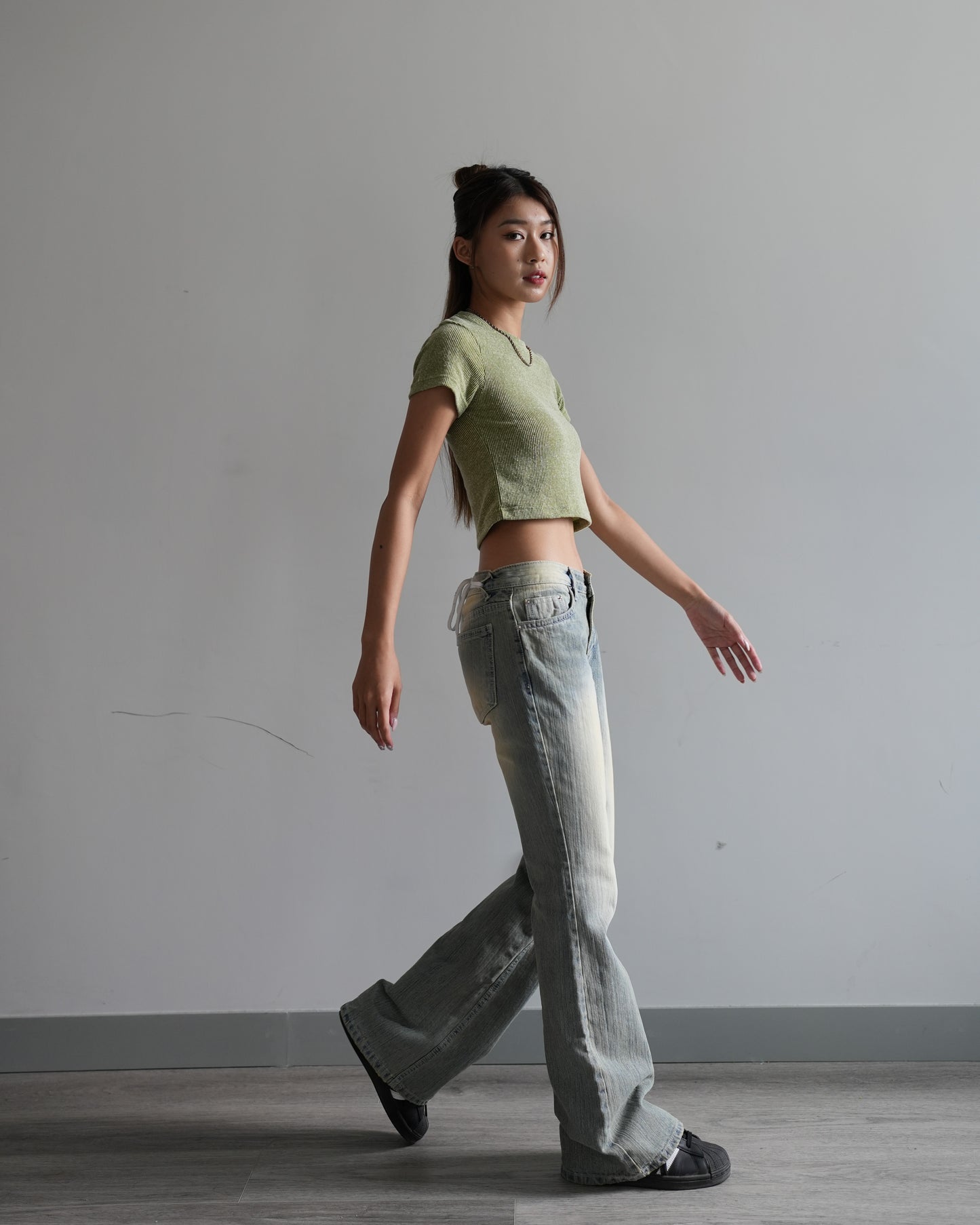 Low rise y2k washed flare jeans