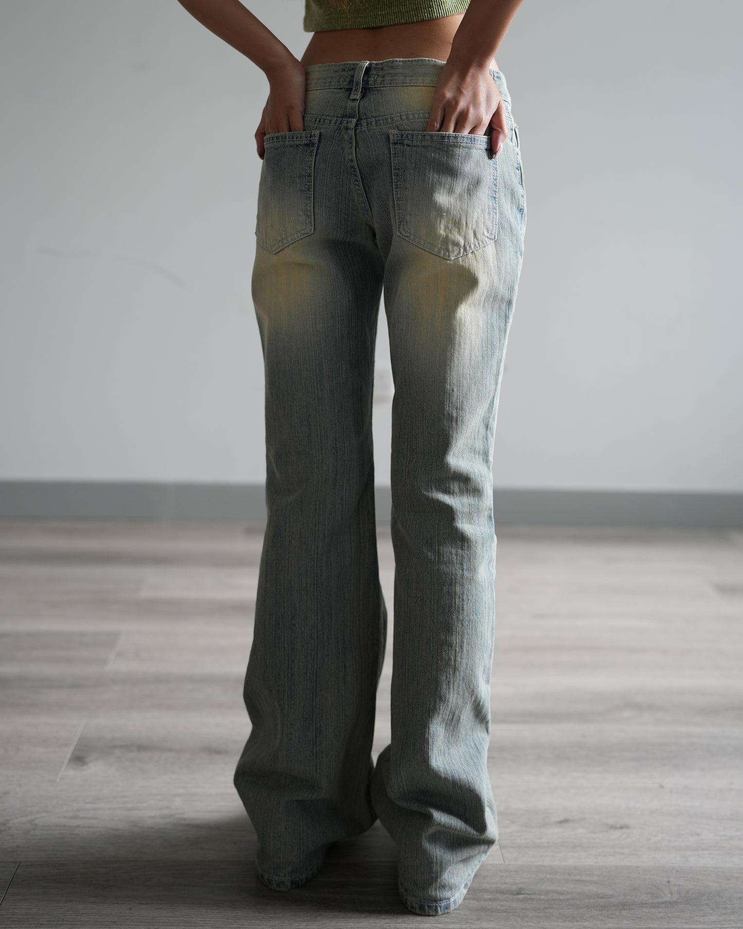 Low rise y2k washed flare jeans