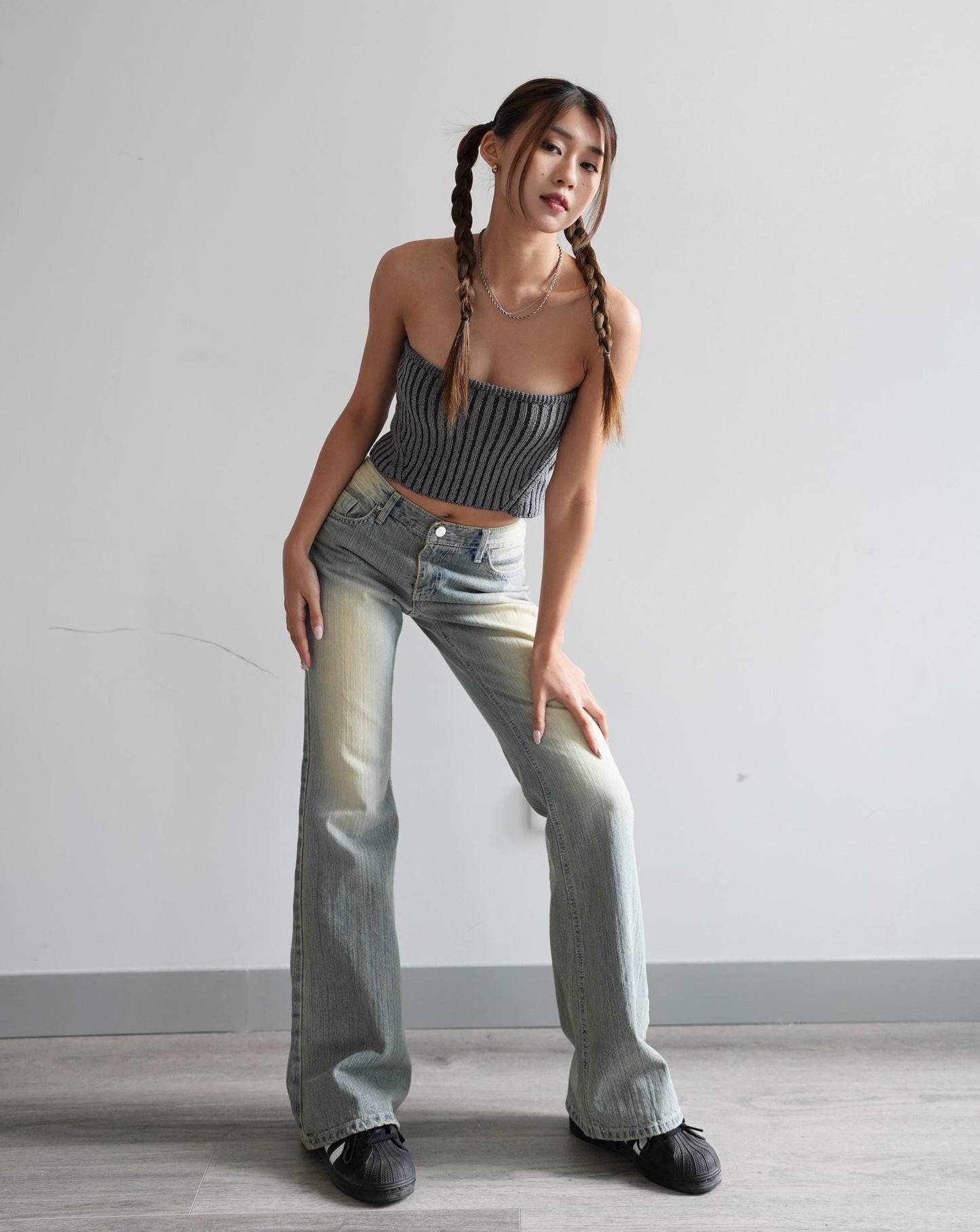 Low rise y2k washed flare jeans