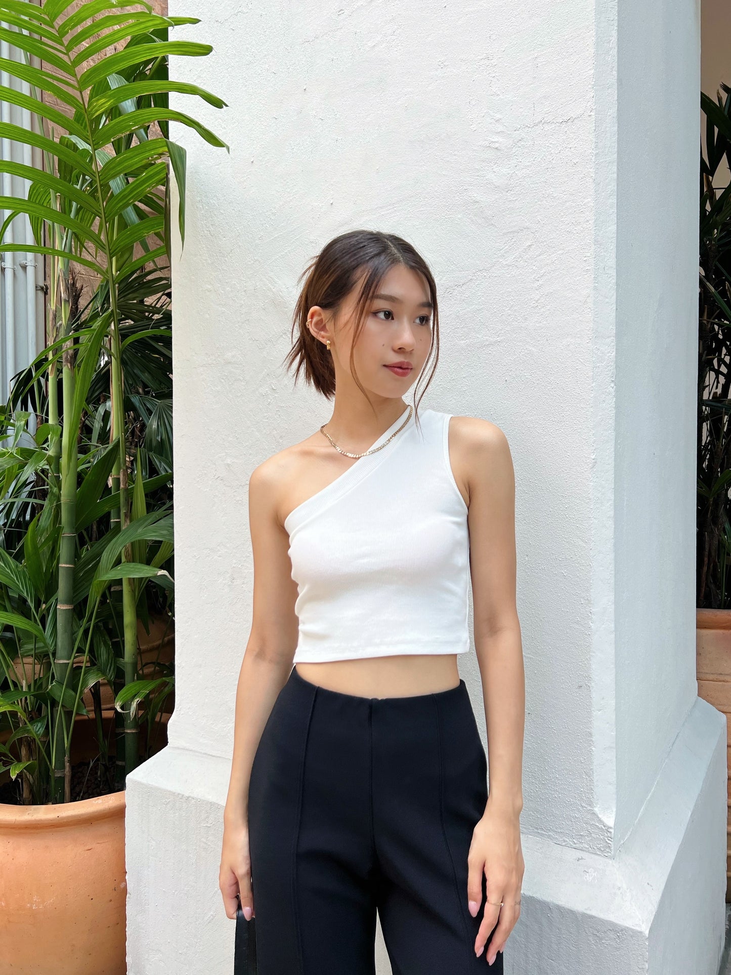 One shoulder sleeveless tank top (2 colors)