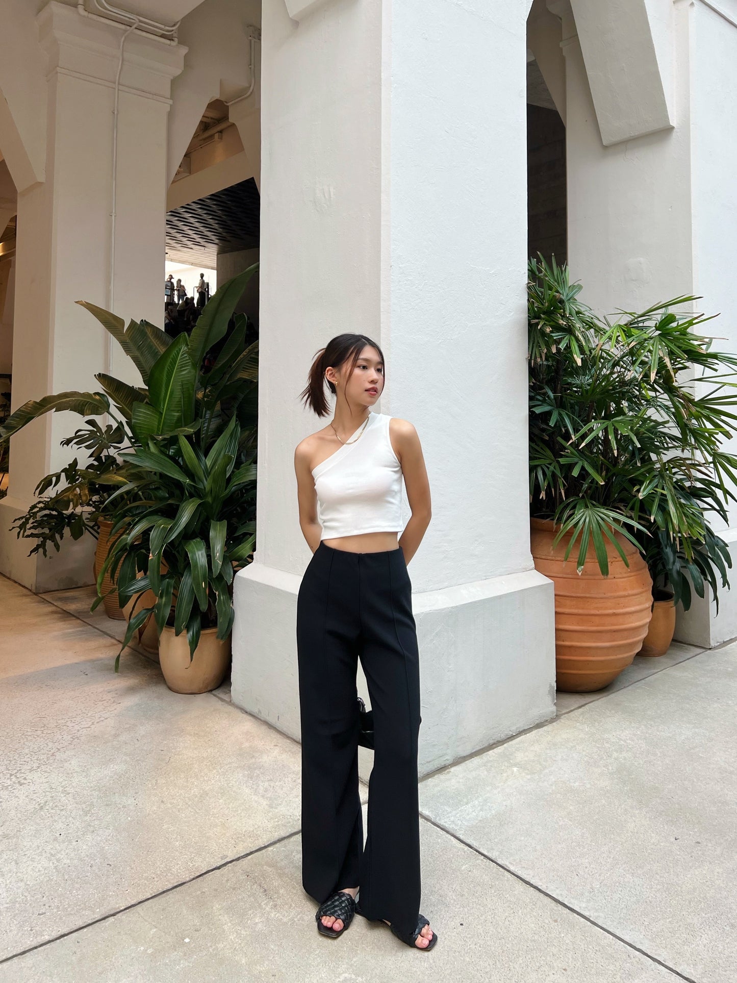 One shoulder sleeveless tank top (2 colors)