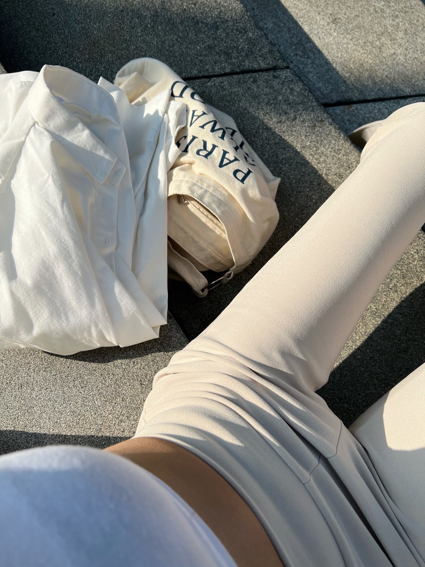 High-rise flare trousers with side split (2 colors)