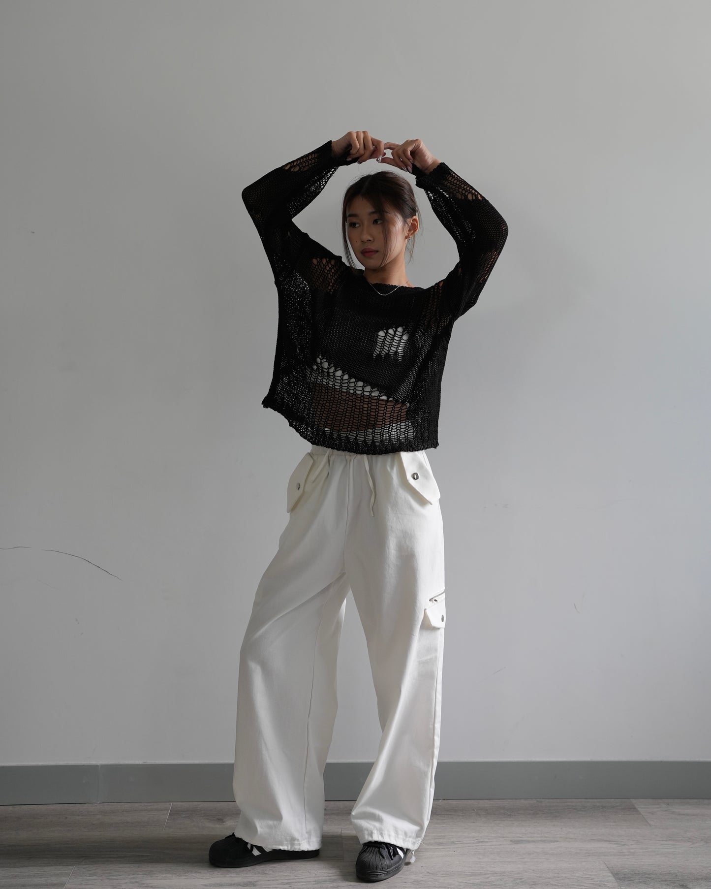 Hollow out crochet long-sleeves top