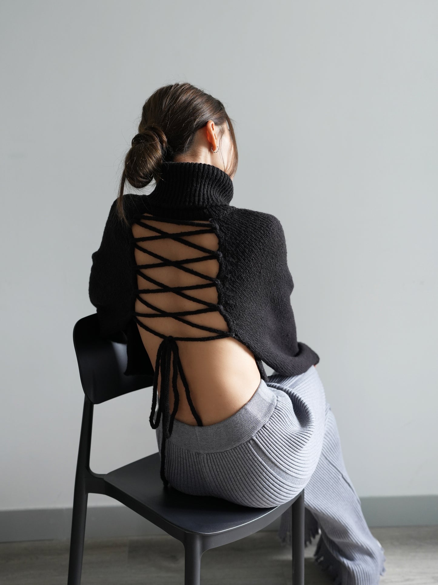 Backless lace up sweater