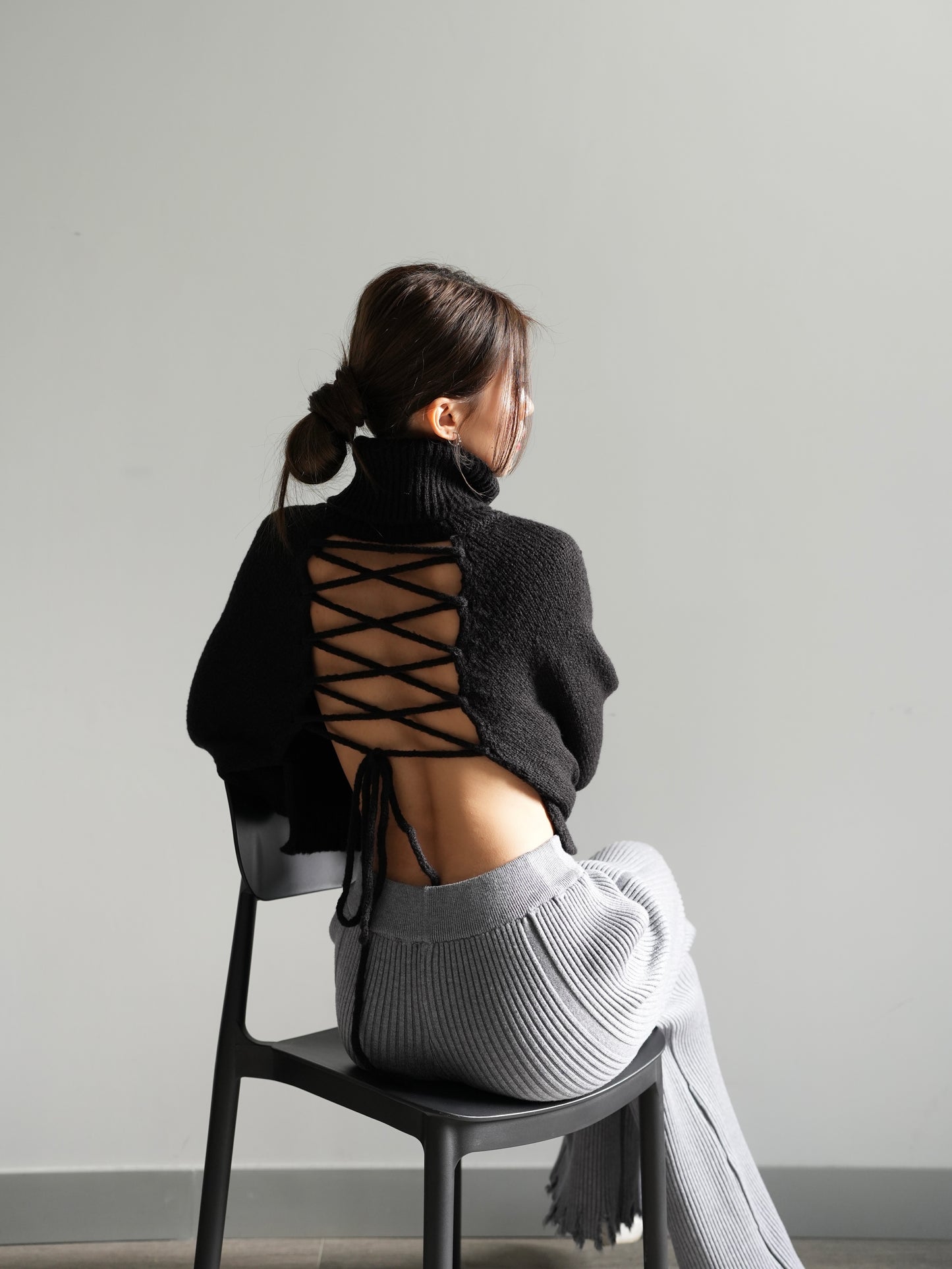 Backless lace up sweater
