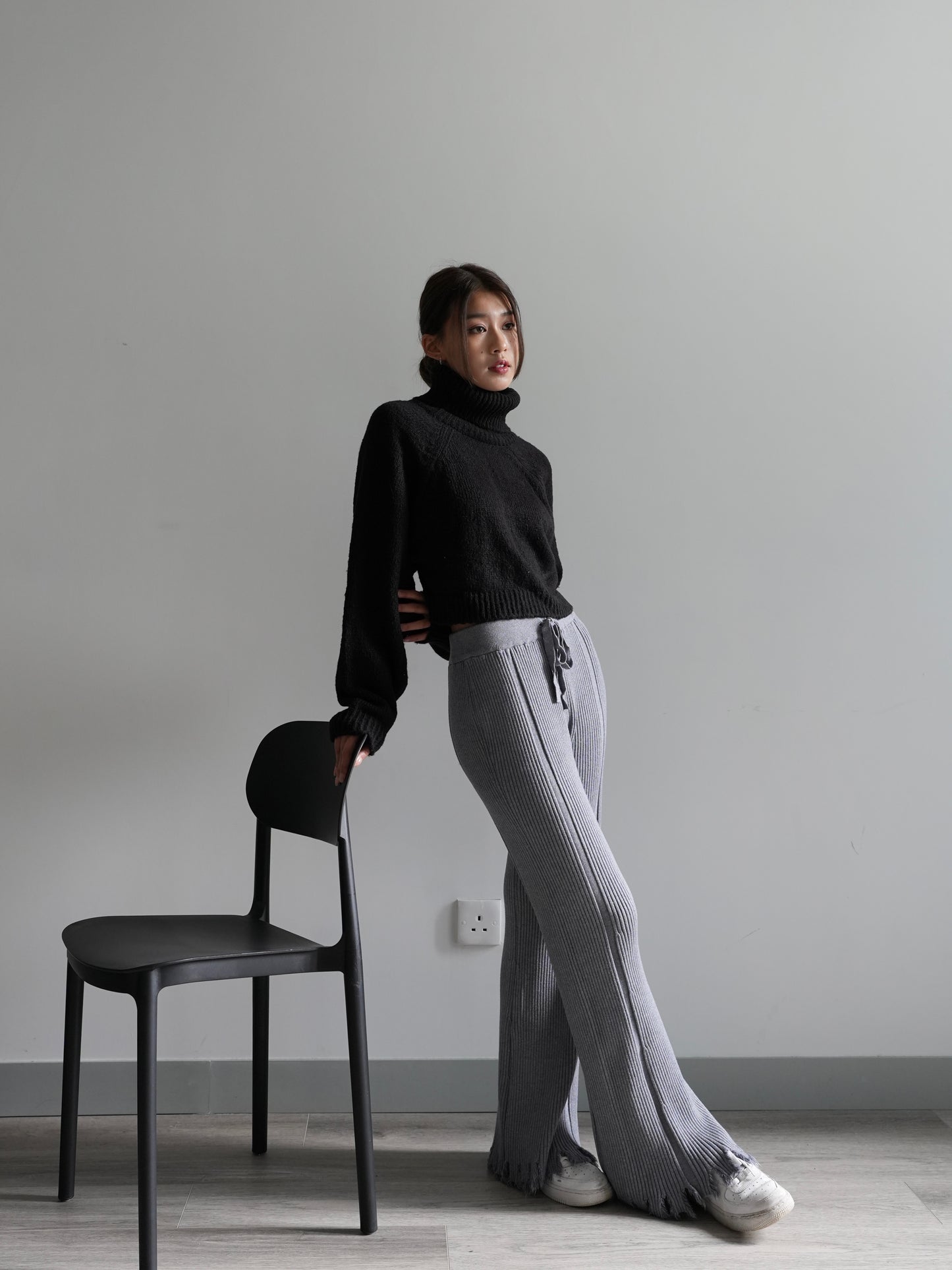 Backless lace up sweater