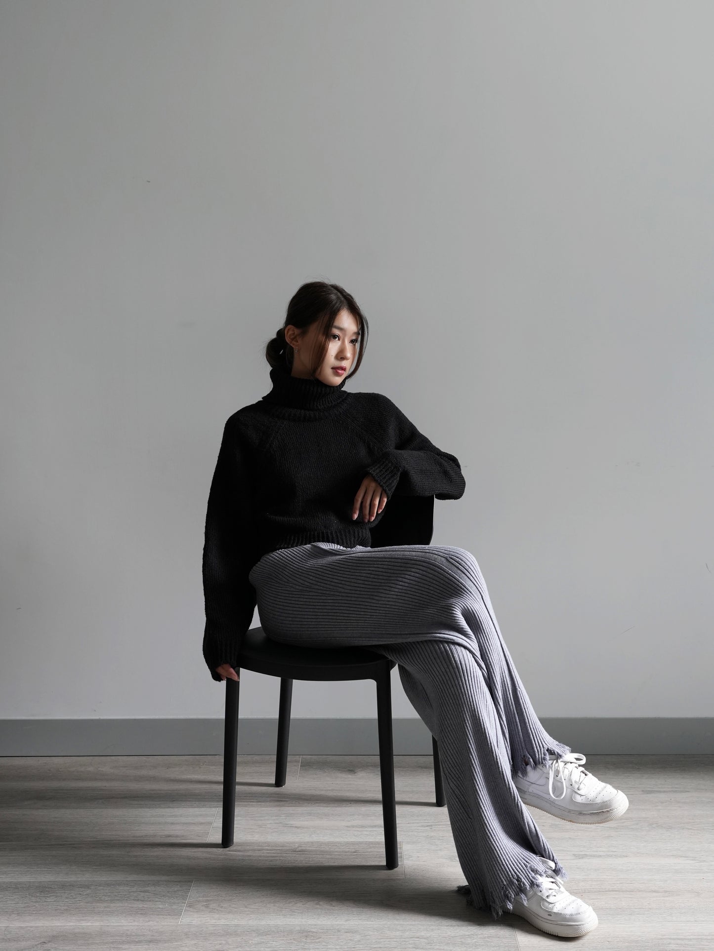 Backless lace up sweater