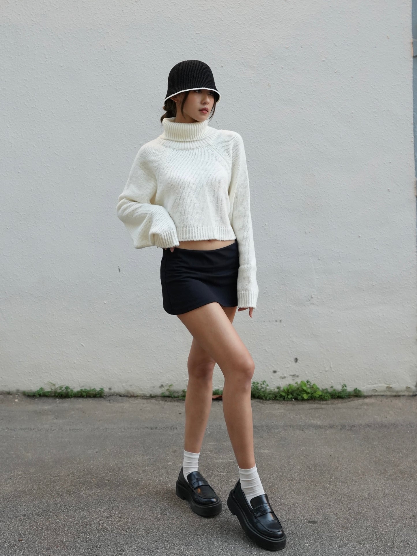 Backless lace up sweater