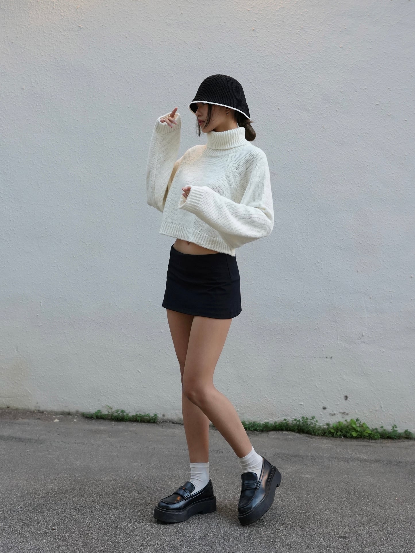 Backless lace up sweater