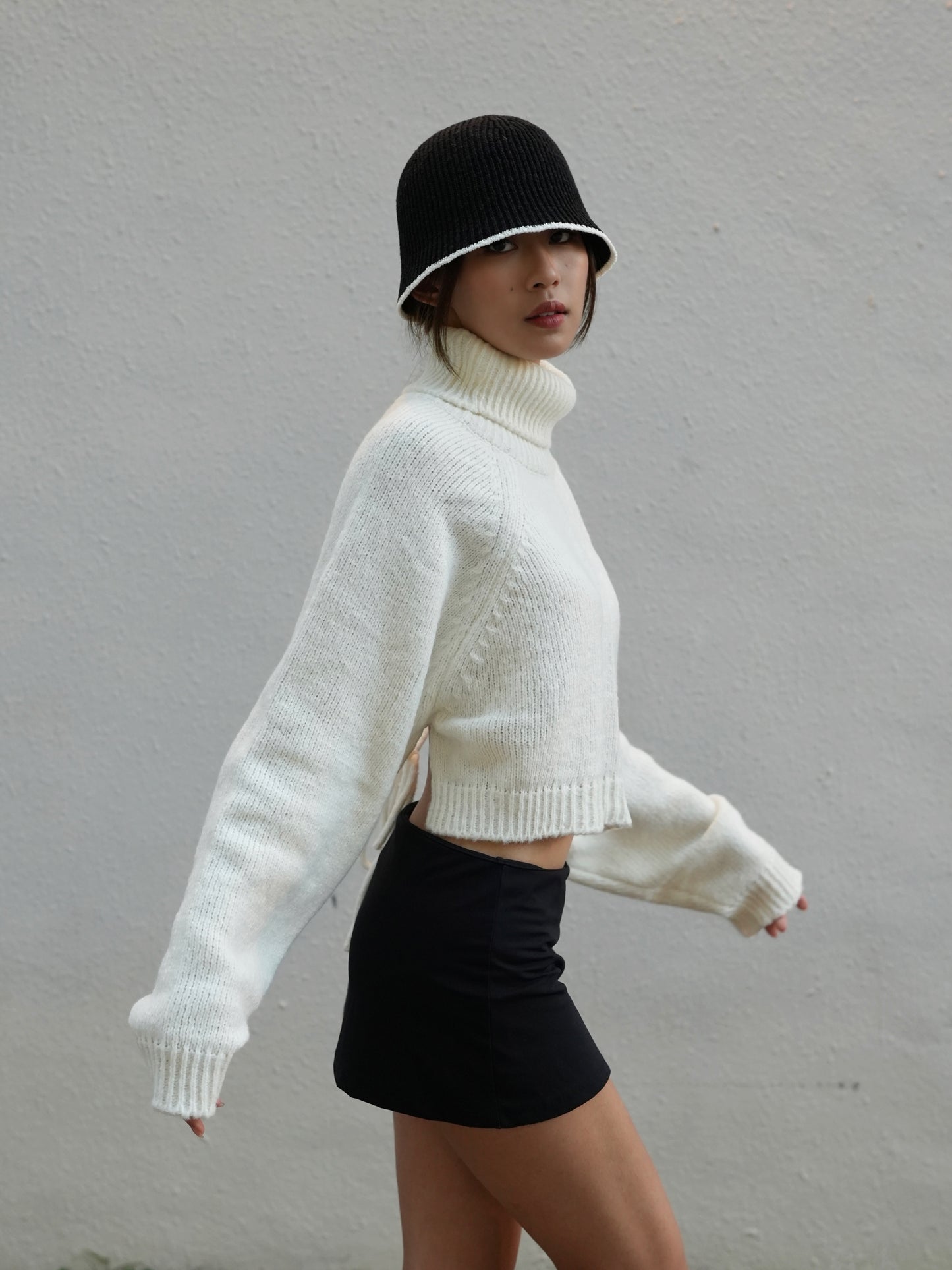 Backless lace up sweater