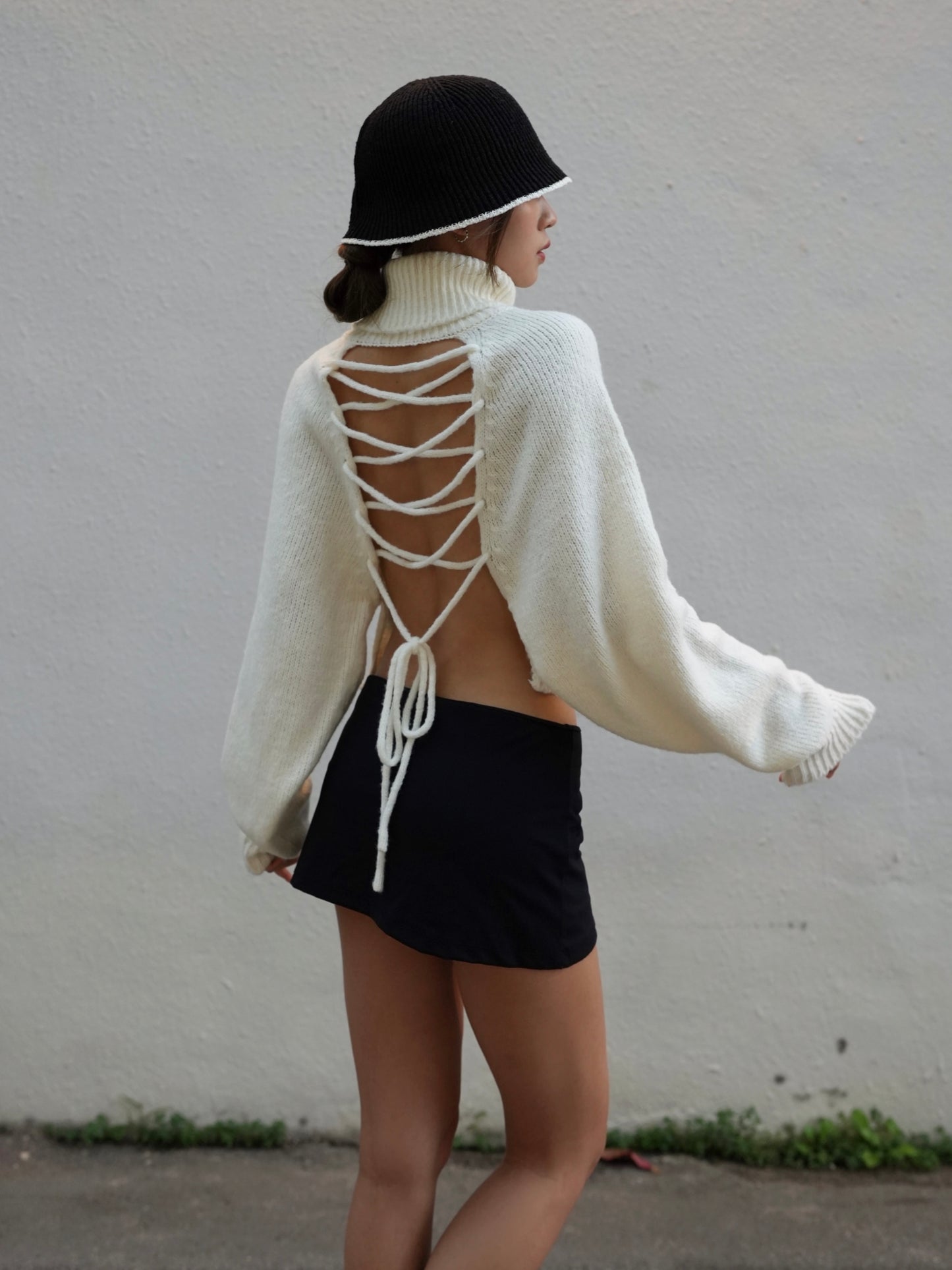 Backless lace up sweater