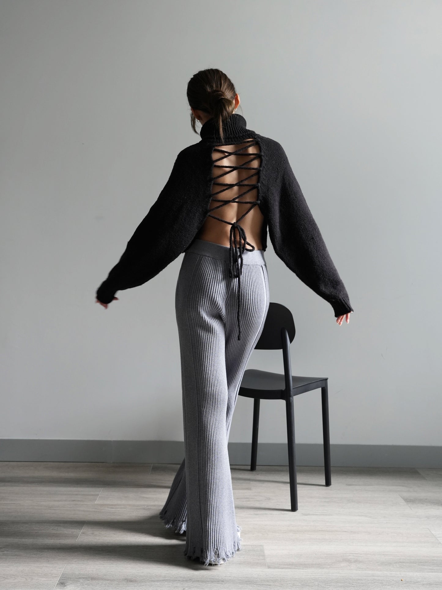 Backless lace up sweater