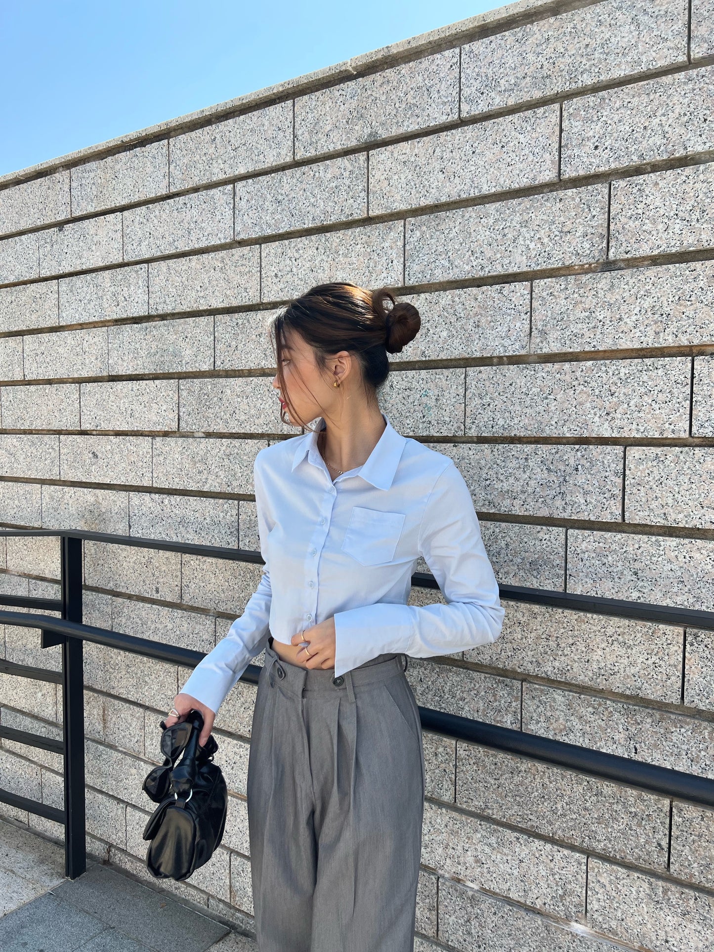 Cropped stretchy shirt