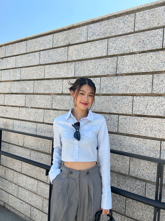 Cropped stretchy shirt