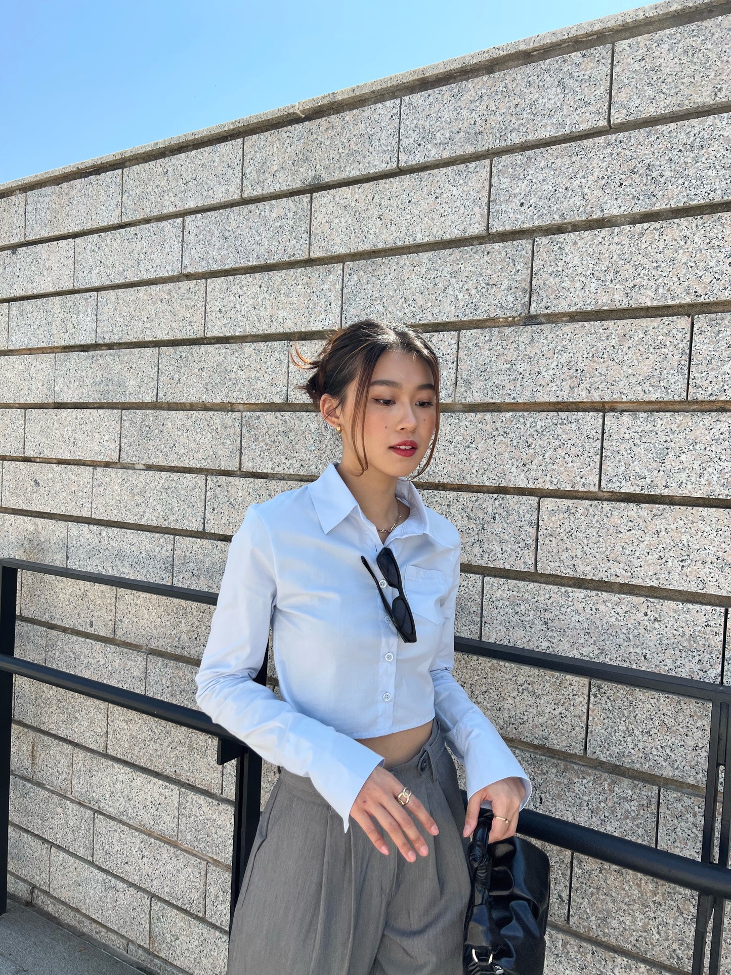 Cropped stretchy shirt