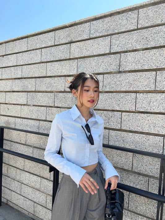 Cropped stretchy shirt