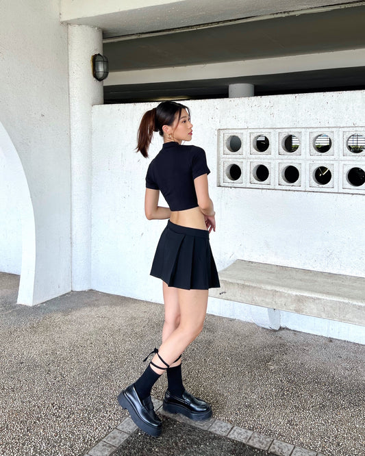 Basic mock neck crop top