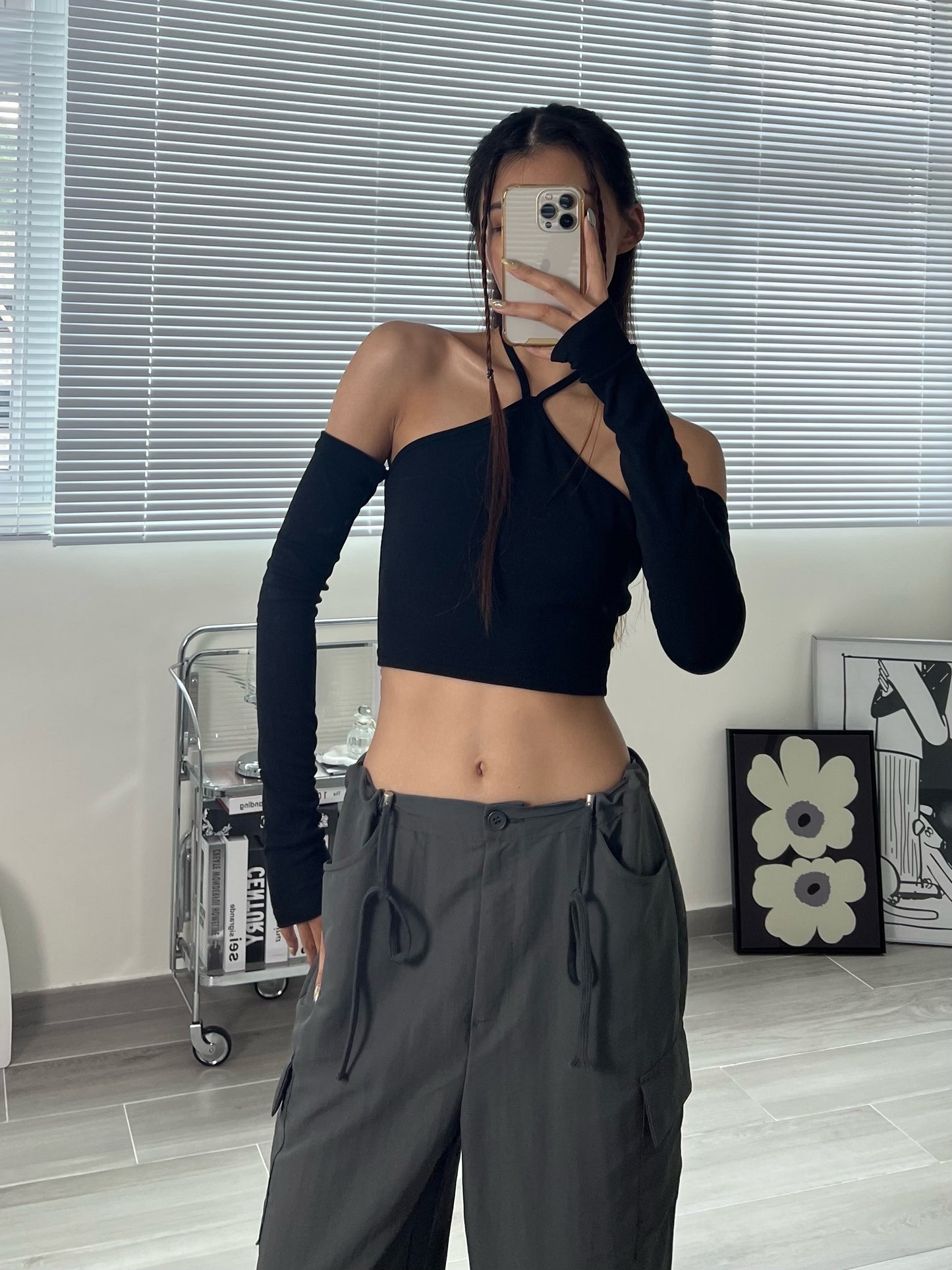 Clio cold shoulder crop top