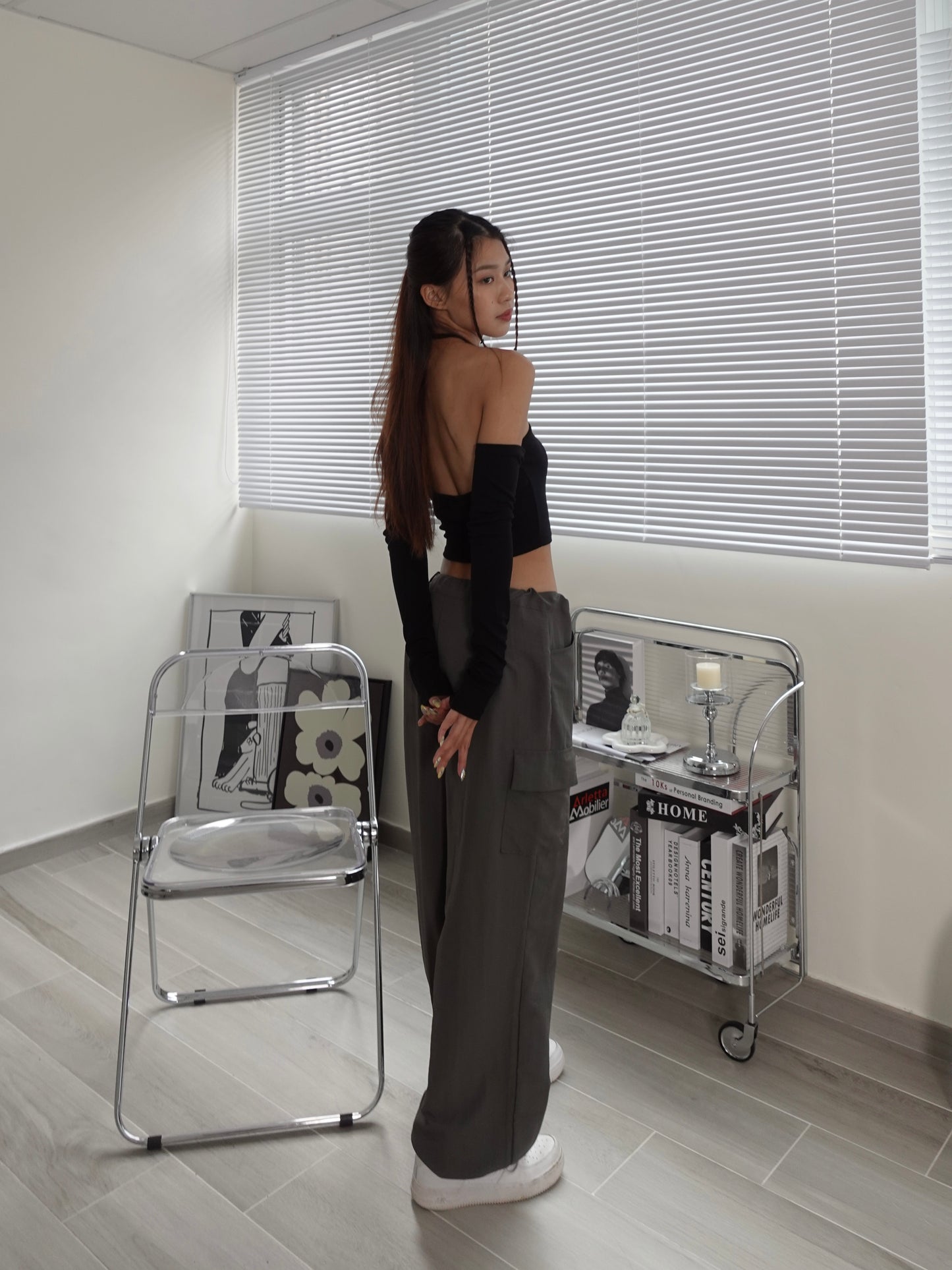 Clio cold shoulder crop top