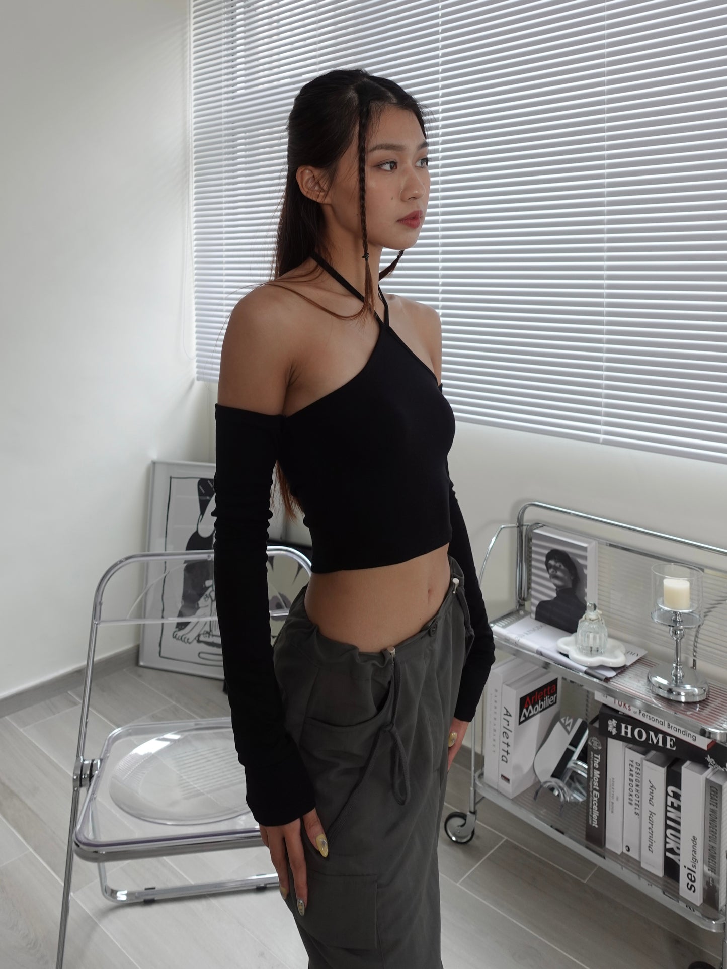 Clio cold shoulder crop top