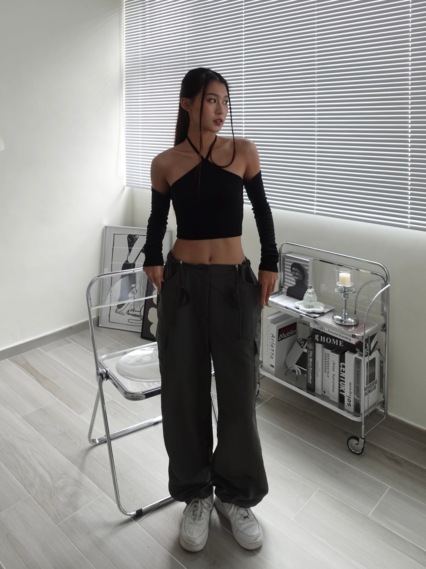 Clio cold shoulder crop top