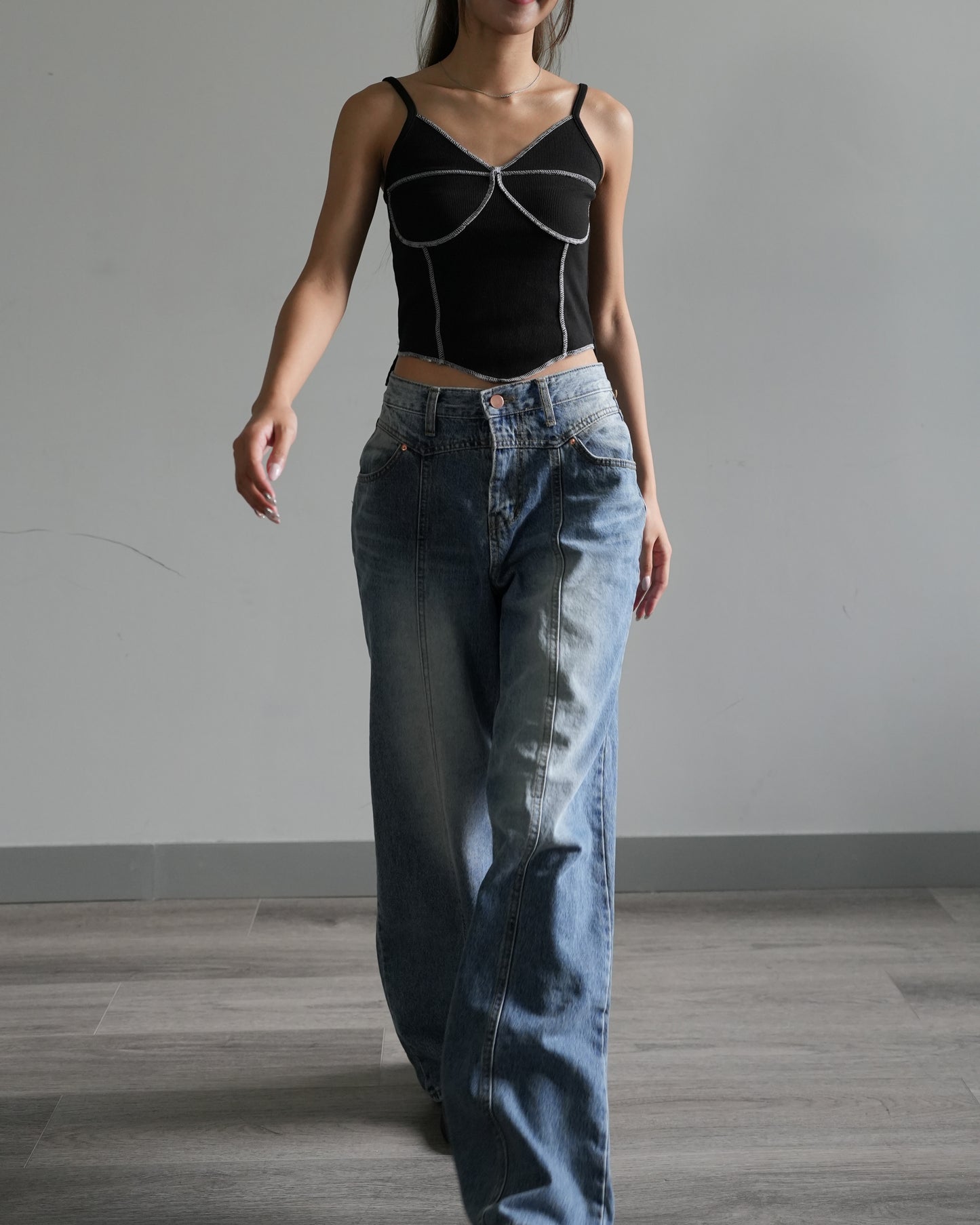 Front seam vintage wide-leg jeans