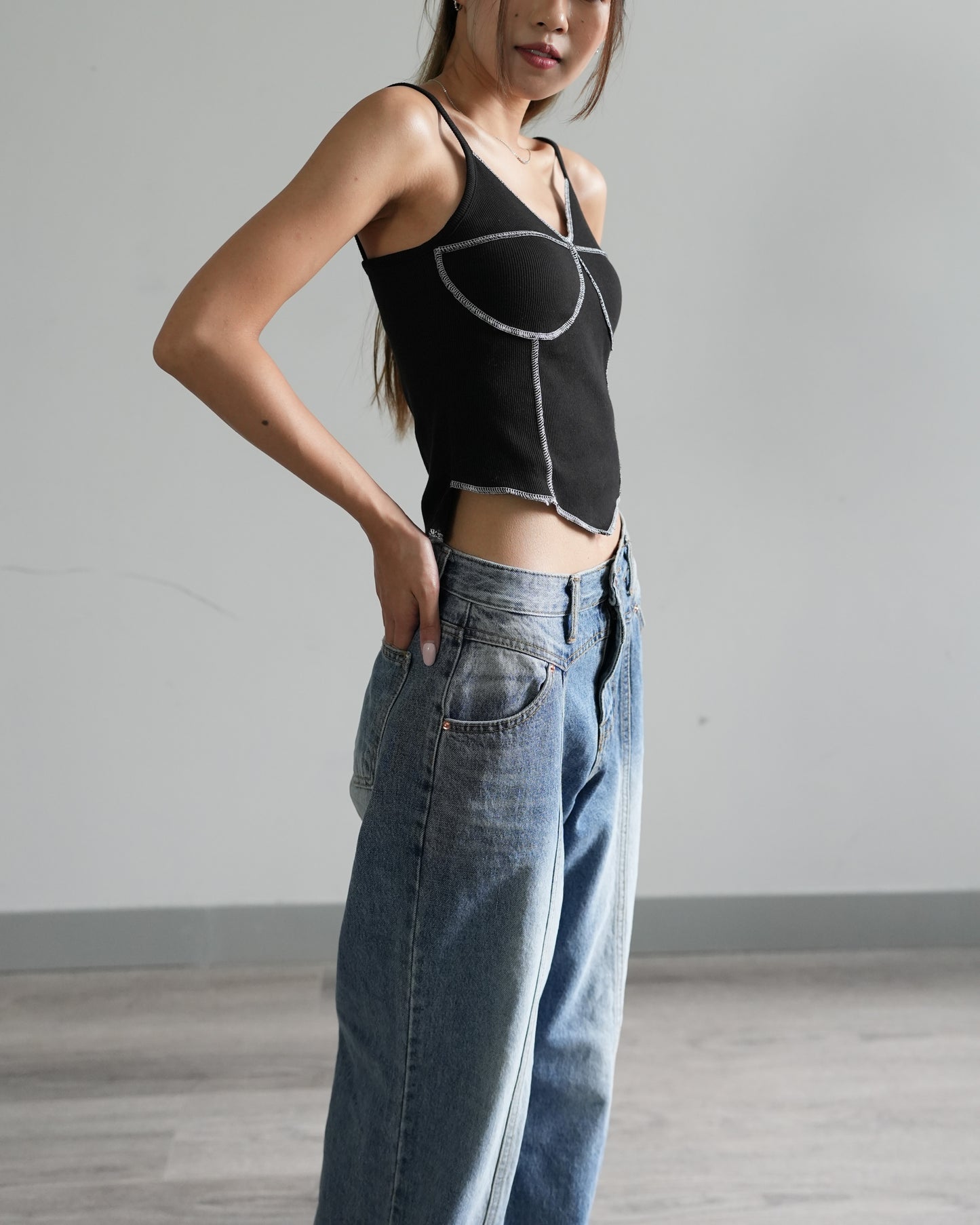 Front seam vintage wide-leg jeans